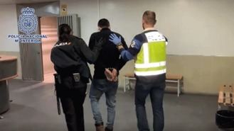 Hallan el cuerpo descuartizado de una mujer en una nevera en Alcalá