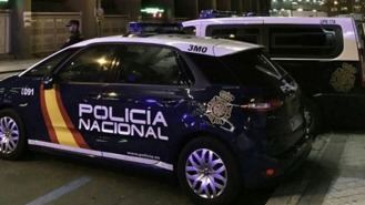Detenida una mujer tras apuñalar a una joven por la espalda en el Paseo del Prado