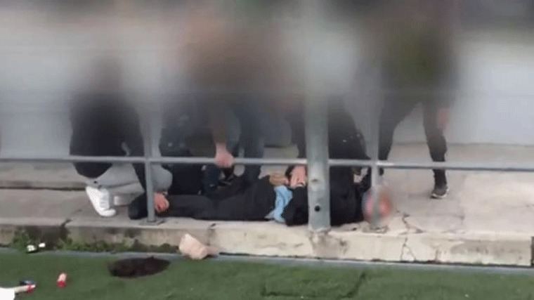 Detenida tras exhibir un arma de fuego en un partido de fútbol infantil