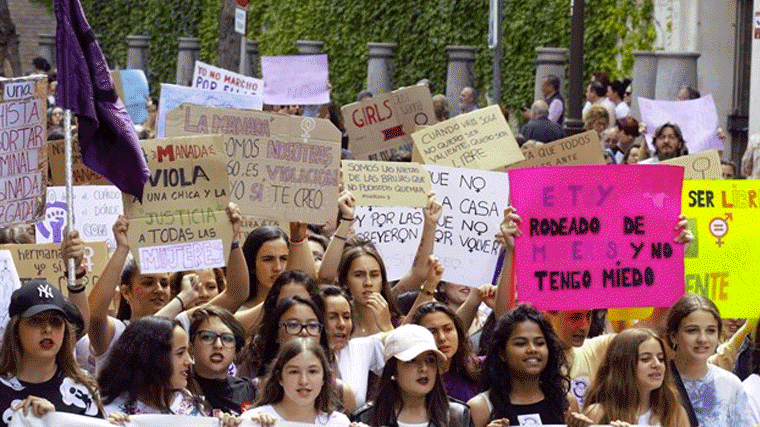 Las mujeres vuelven a tomar la calle contra la libertad provisional de `La Manada´