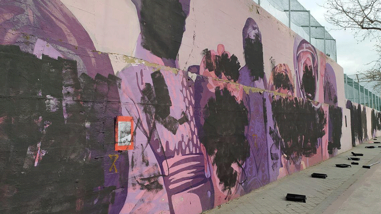 Un militante de Vox se enfrenta a 3 años por vandalizar el mural feminista de Ciudad Lineal