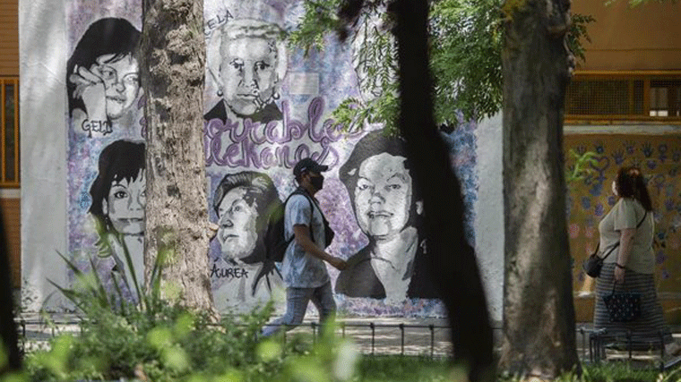 El mural feminista de Vallecas sobrevive gracias al 'no' de la izquierda y la abstención de PP y Cs