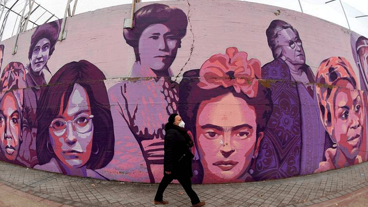 El mural feminista de Ciudad Lineal se reproducirá en la estación de Getafe Central
