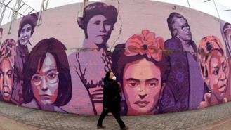 El mural feminista de Ciudad Lineal se reproducirá en la estación de Getafe Central