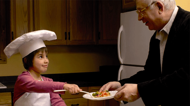 Abuelos y nietos pueden inscribirse hasta el 2 de enero en el certamen de cocina