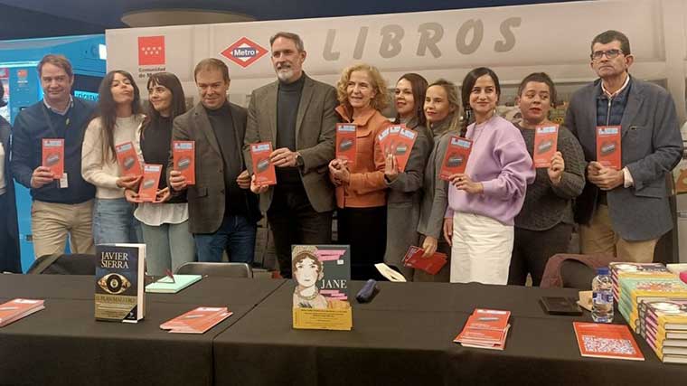 'Book Friday', Metro y Cuesta de Moyano transforman Nuevos Ministerios en una caseta con firma de autores