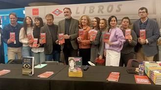 'Book Friday', Metro y Cuesta de Moyano transforman Nuevos Ministerios en una caseta con firma de autores