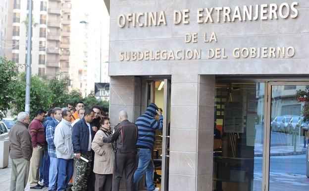 Entra en vigor el nuevo Reglamenteo de Extranjería: cambios y novedades de una reforma que simplifica procedimientos
