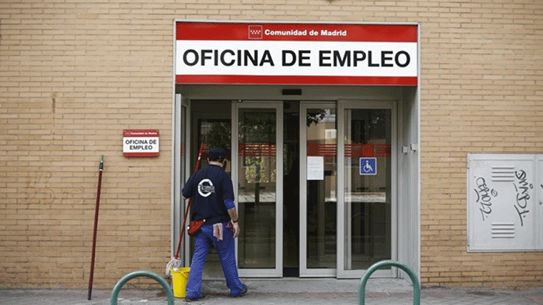 El paro baja en 45.900 personas en la región, que alcanza casi los 3 millones de ocupados