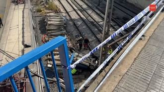 Coche cae de un puente en Fuenlabrada; conductor herido y rescatado