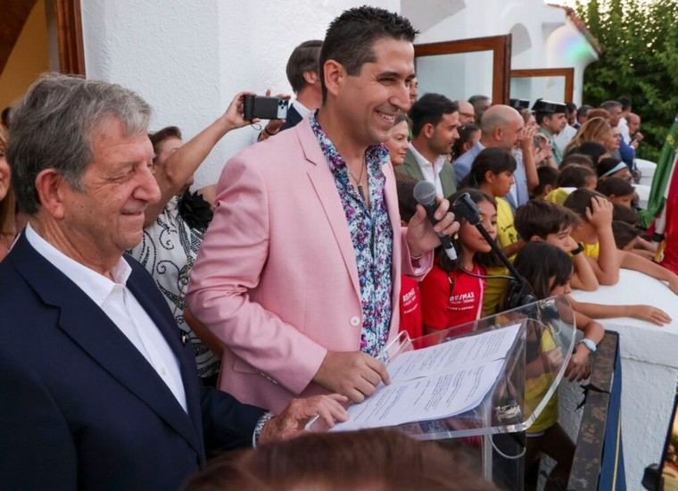 Óscar Navarro da inicio a las fiestas patronales con un emocionante pregón musical