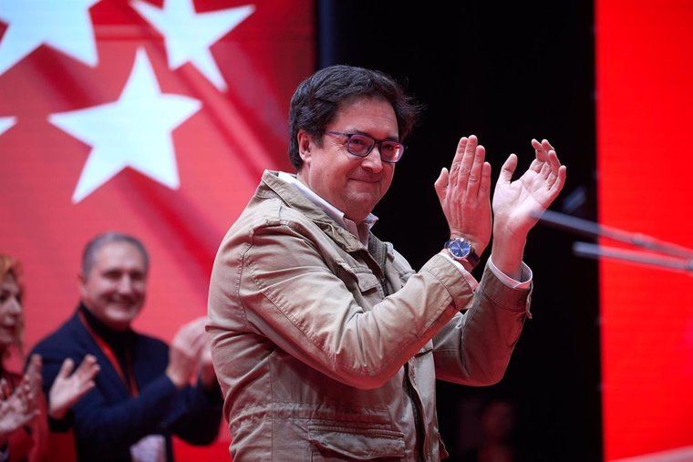 López ni ha llamado ni llamará a Lobato a quien agradece su trabajo: 'Ni un minuto a ese asunto'