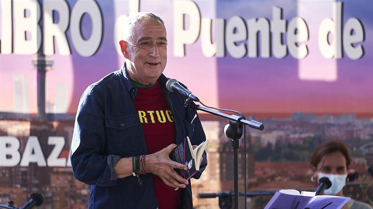 El `alcalde´de Vallecas publica `Panorama desde el puente´ con prologo de Pablo Iglesias