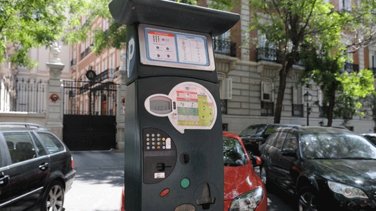 AEA alerta que el cobro de comisiones por pagar el SER con el móvil puede ser 'ilegal'