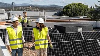 Paneles solares de última generación en edificios públicos ahorrarán el equivalente a 780 hogares