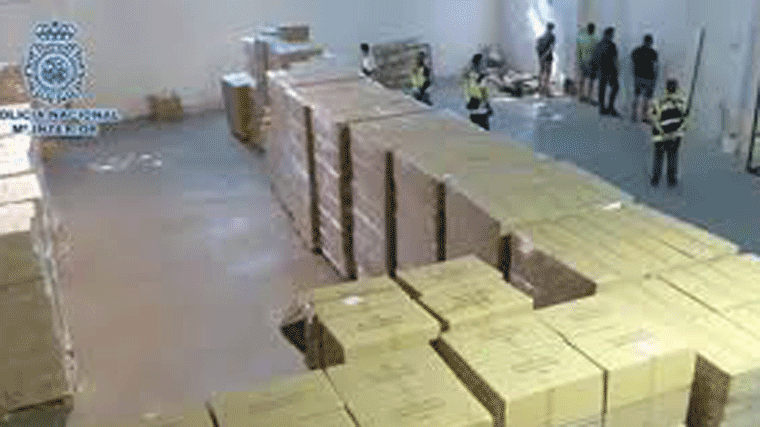 Cinco detenidos por robar 900.000 mascarillas y 2,4 M de guantes