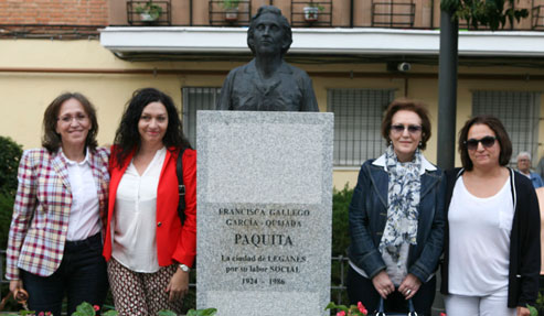 Un busto homenajea a Paquita Gallego y su comedor social
