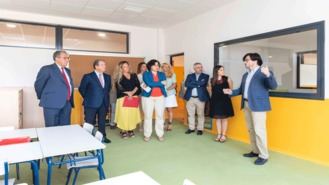 El consejero de Educación visita el nuevo colegio bilingüe Padre Garralda
