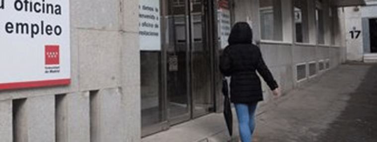 El paro baja en la región un 1,56% en abril y se sitúa en 289.232 personas desempleadas