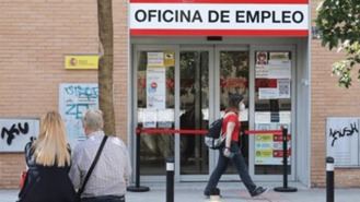 El paro baja en la Comunidad de Madrid en 6.215 personas en abril, supone una caída del 1,97%
