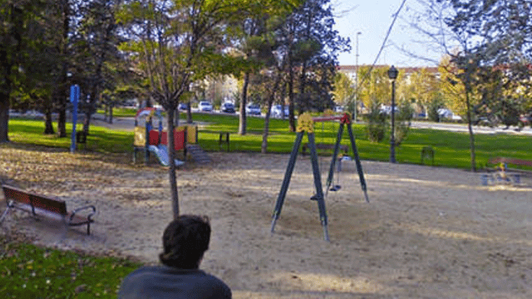 Tres jóvenes detenidos por practicar sexo en un parque infantil