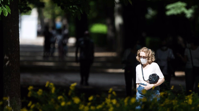 El viento obliga a restringir el acceso a zonas de El Retiro y otros ocho parques de la capital