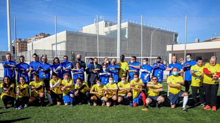 Eurodiputados disputan un partido de fútbol inclusivo el Día de la Discapacidad en el CAR de Madrid
