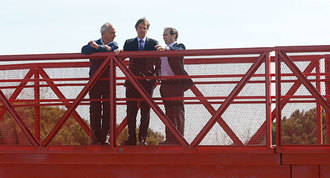 Entra en funcionamiento la pasarela peatonal sobre la M-513