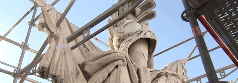 Visitas guiadas a la cornisa de la icónica Puerta de Alcalá durante su restauración