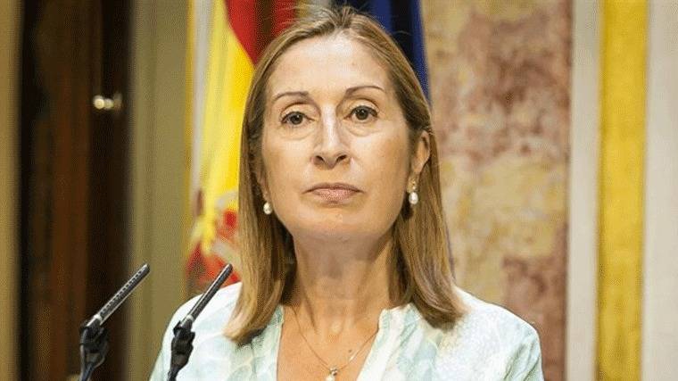 Pastor niega que Rajoy esté cuestionado en el PP tras el nombramiento de Soria