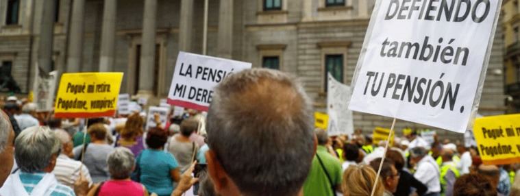 Miles de pensionistas claman ante el Congreso por el blindaje de las pensiones