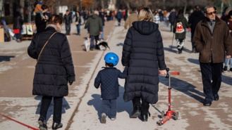 Una jueza reconoce por 1ª vez el derecho al permiso parental retribuido de 8 semanas