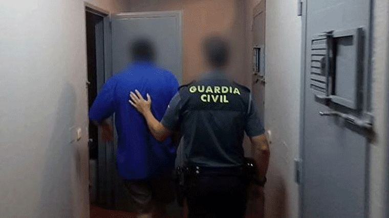 Detenido un peruano acusado de violar reiteradamente a su hija