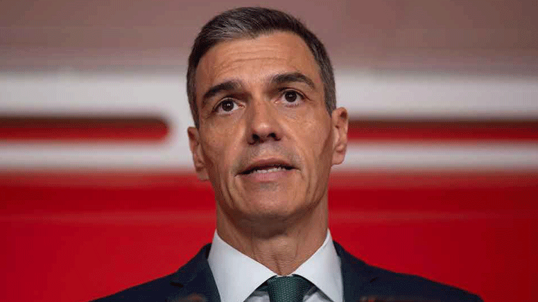 Exministros y exparlamentarios del PSOE urgen a Sánchez a renunciar como líder del partido y convocar elecciones