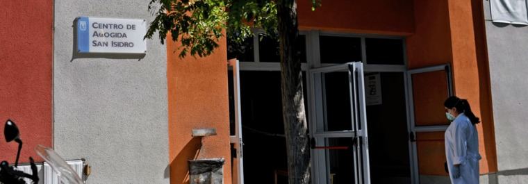 21 y 5 contagiados en dos centros para personas sin hogar
