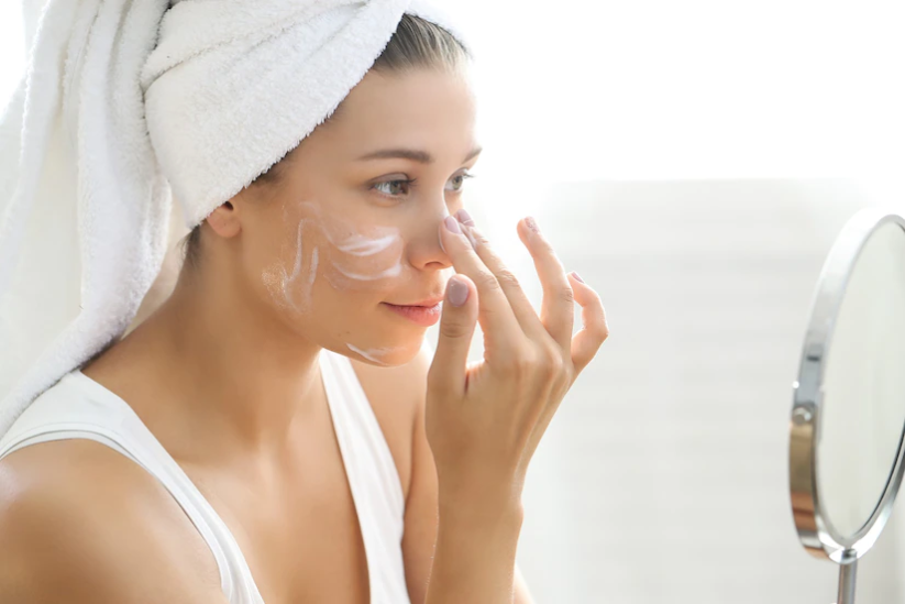 La rutina diaria de cuidado de la piel como clave para un rostro sano