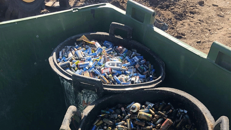 Un juez investiga el hallazgo de 800 kg de pilas en la dehesa de Valdemorillo