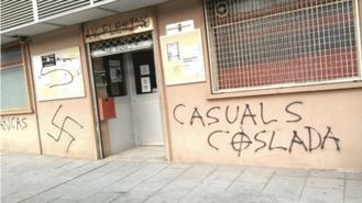 Atacan con pintadas nazis el local de la asociación vecinal Fleming