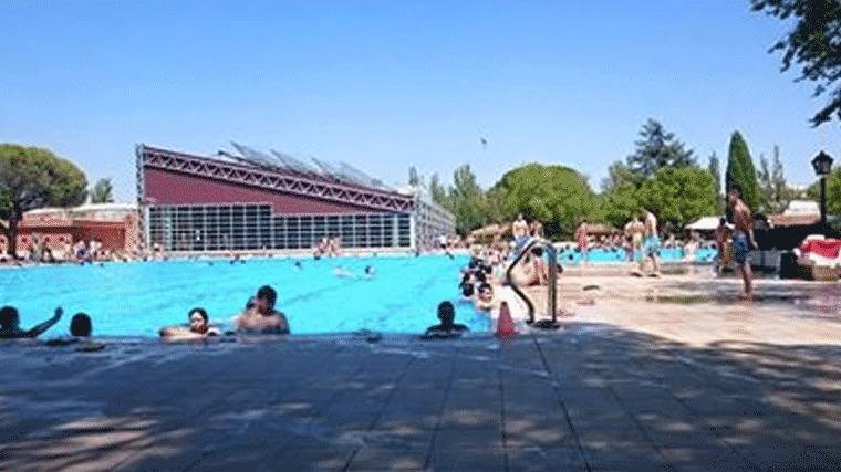 Cerrada temporalmente una de las piscinas del polideportivo de Aluche por rotura