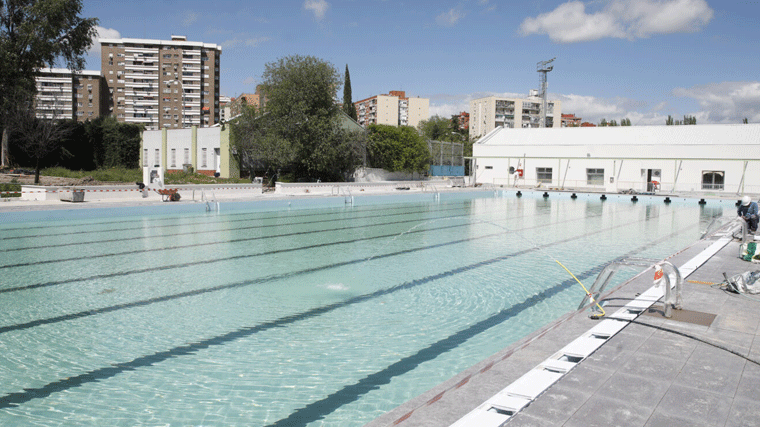 Reabre la piscina del polideportivo Luis Aragonés de Hortaleza tras finalizar las obras de remodelación