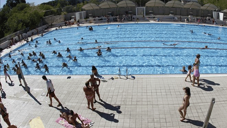 Las piscinas municipales abren este sábado con 21 días de adelanto