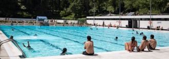 Polémica por la jornada partida en las piscinas municipales en plena ola de calor: Almeida defiende la medida