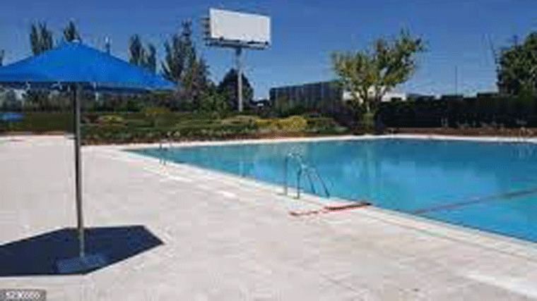Abren las piscinas municipales de verano Alhóndiga-Sector III y la de Perales del Río