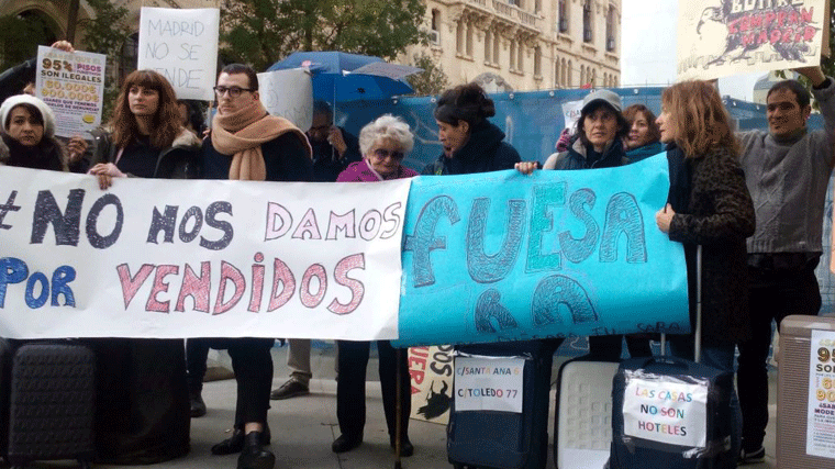 Asociaciones vecinales de centro convocan una concentración contra los pisos turísticos