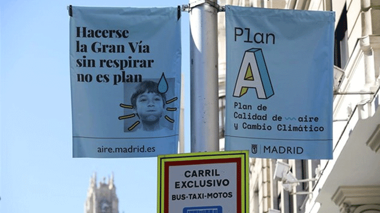La Junta Electoral ordena al Ayuntamiento retirar la campaña del `Plan A´ de marquesinas