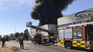 Arde una planta de productos químicos pero no deja heridos