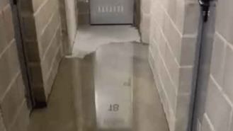 Alcaldesa y vecinos denuncian nuevas filtraciones de agua por las lluvias en viviendas del Plan VIVE