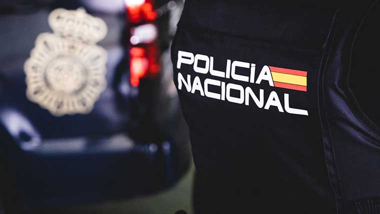 Detenido por robar en hoteles fingiendo ser cliente y convencer a empleados para abrir