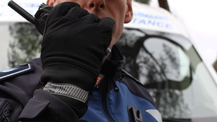 Detenidos dos hombres por agredir a sus parejas delante de sus hijos