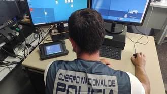 Policía alerta de los 12 ciberfraudes en Black Friday: 'Te pueden vaciar la cuenta'